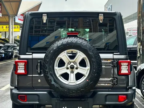 Jeep Wrangler 2018款 2.0T Sahara 四门版, фото 3