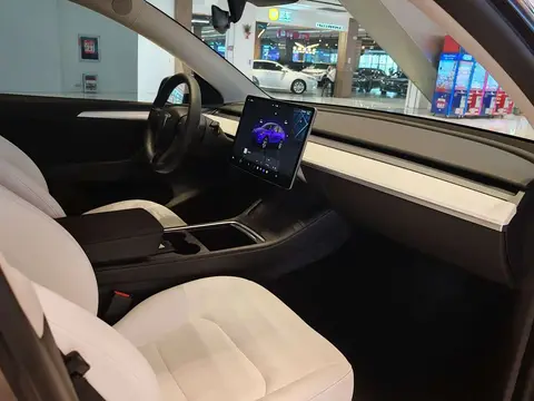 Tesla Model Y 2022款 后轮驱动版, фото 2