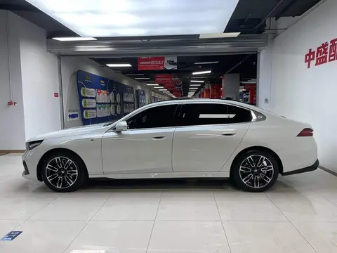 BMW 5 2025款 530Li 领先型 M运动套装, фото 4