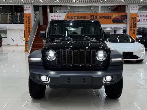 Jeep Wrangler 2024款 2.0T 罗宾汉四门版, фото 2