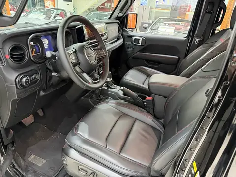 Jeep Wrangler 2024款 2.0T 罗宾汉四门版, фото 4