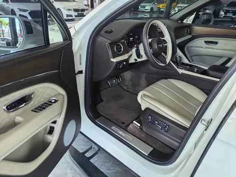 Bentley Bentayga 2023款 4.0T V8 长轴距雅度版, фото 4
