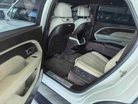 Bentley Bentayga 2023款 4.0T V8 长轴距雅度版, фото 5