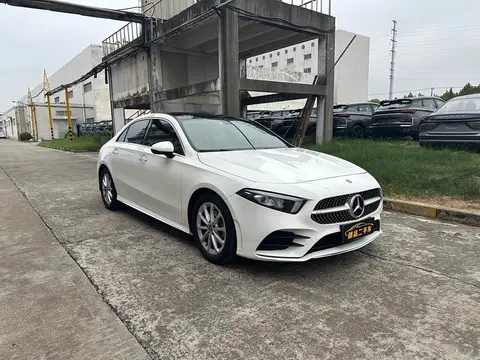 Mercedes-Benz A 2021款 A 200 L 运动轿车动感型, фото 2