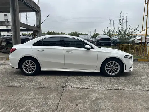 Mercedes-Benz A 2021款 A 200 L 运动轿车动感型, фото 4