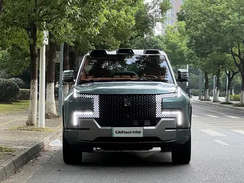 Yangwang U8 2023款 豪华版, фото 2