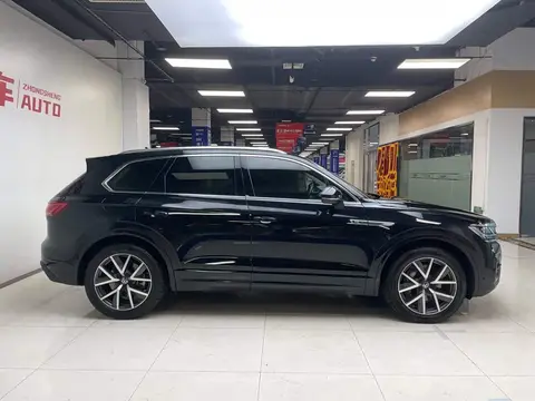 Volkswagen Touareg 2021款 3.0TSI 锐享版 经典运动套装, фото 3
