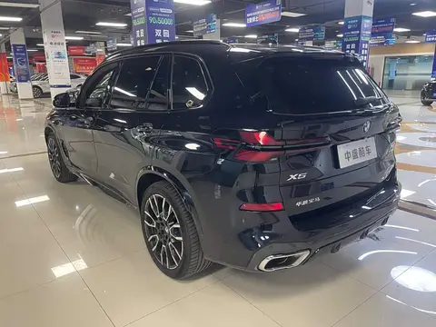 BMW X5 2023款 xDrive 40Li M运动曜夜套装, фото 4